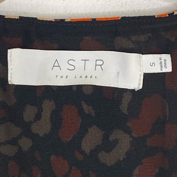 Revolve ASTR Leopard Print Top Womens Sz S Pleated Sleeves Orange Sheer Animal - Picture 7 of 10